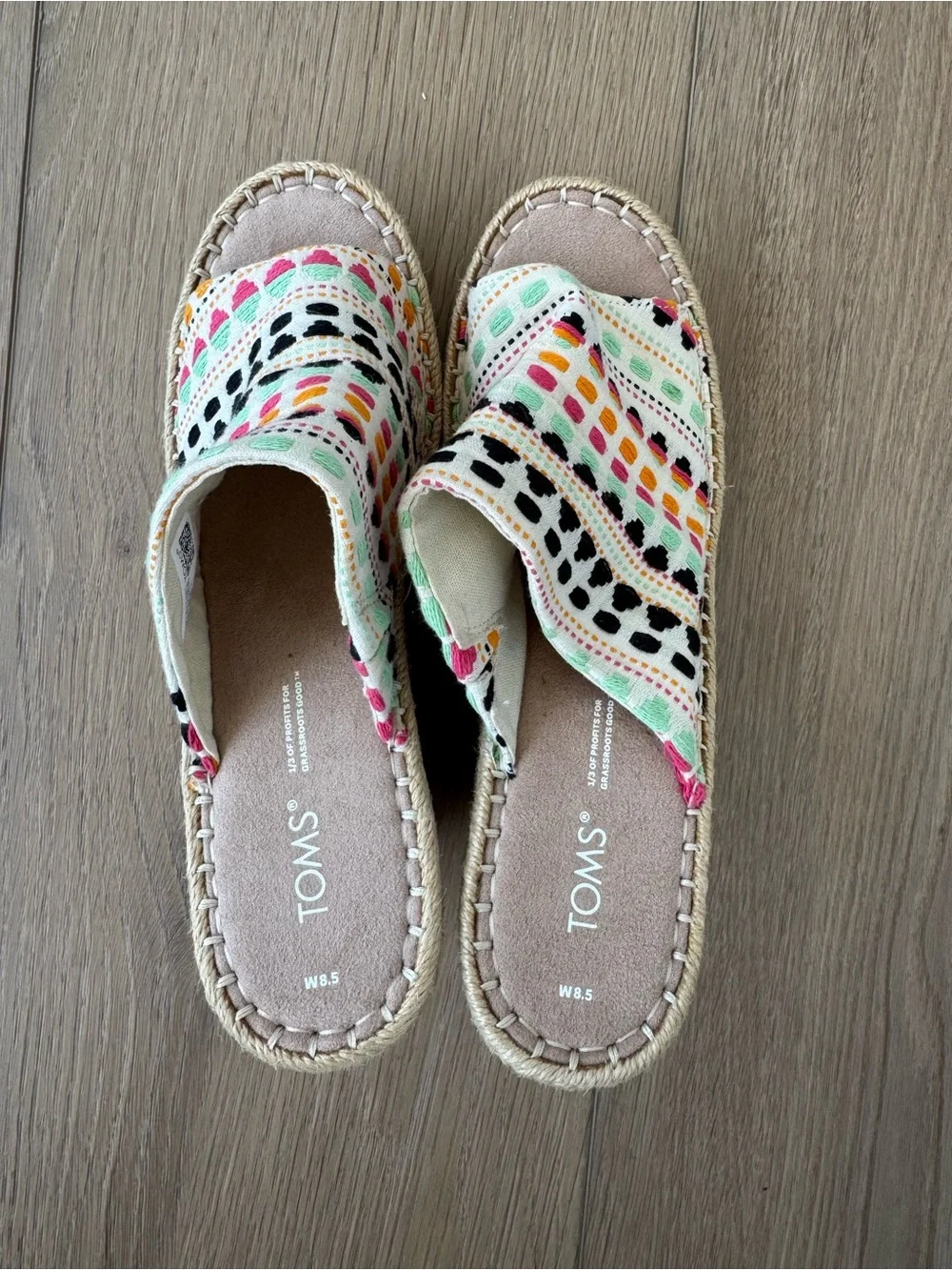 Toms Women’s 8.5 Monica Wedge Mule with Bright Boho Print